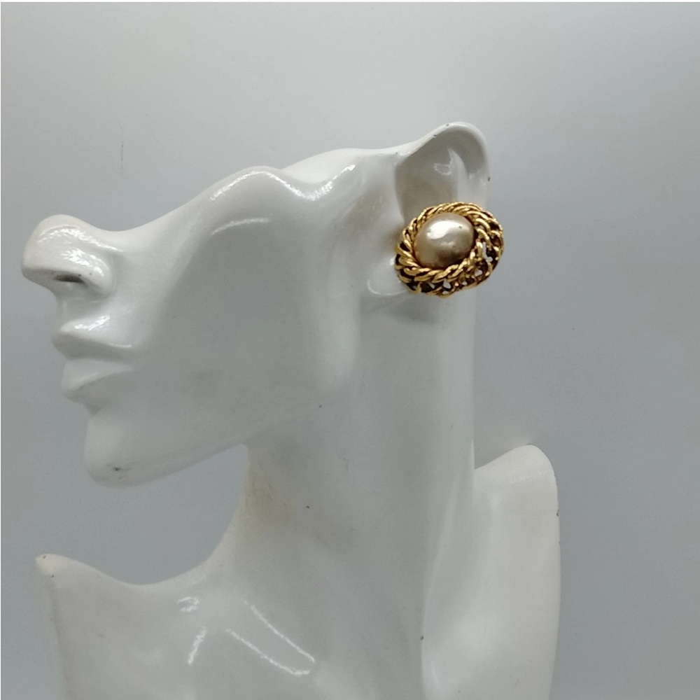 CHANEL Authentic  Gold Plated    Clip Ons Earrings-Preowned As Is Read - Picture 13 of 14